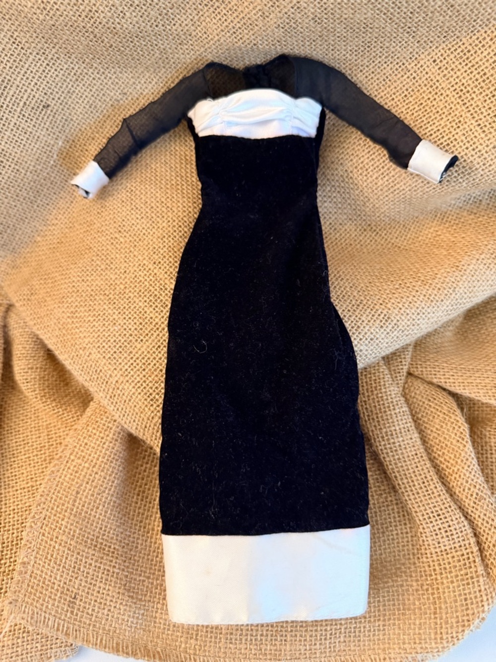 Vintage BARBIE DOLL BLACK & WHITE FORMAL DRESS CLOTHES MATTEL RARE EDITION